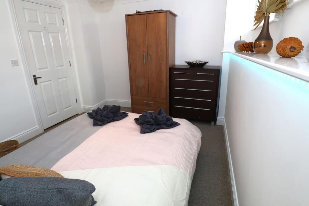 New Sunset Square Eastbourne 2 Bed Apartment, Long Stay Welcome 외부 사진