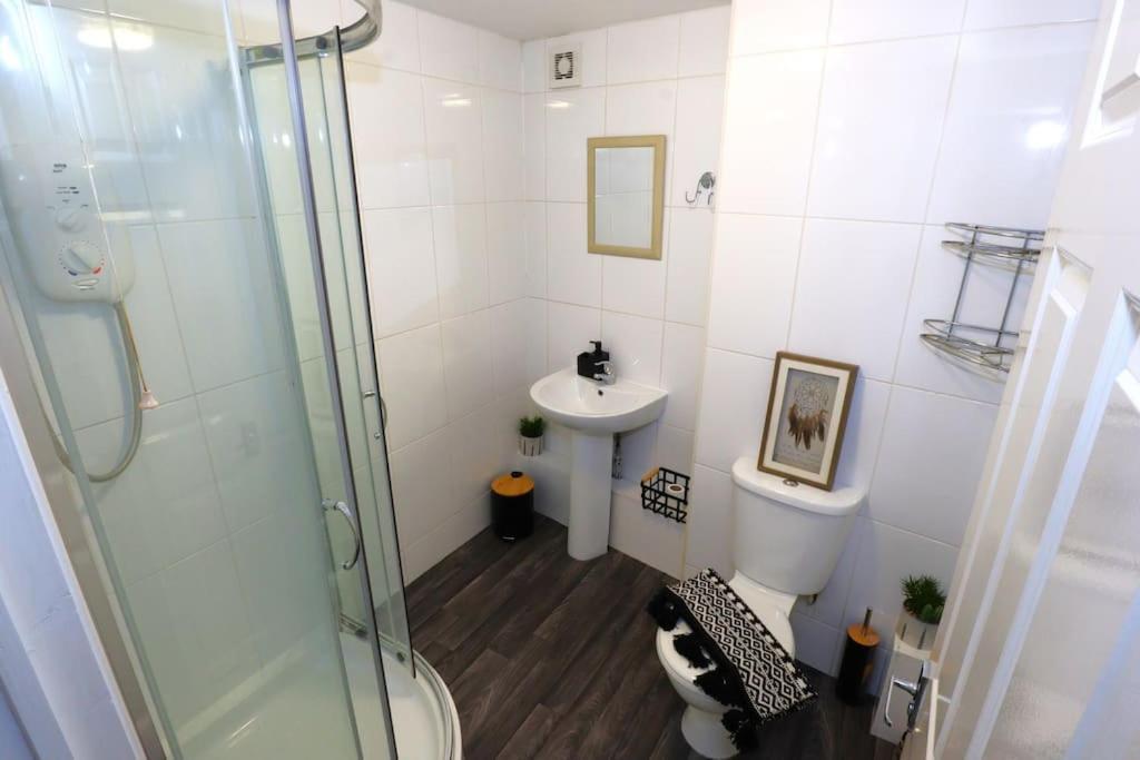 New Sunset Square Eastbourne 2 Bed Apartment, Long Stay Welcome 외부 사진