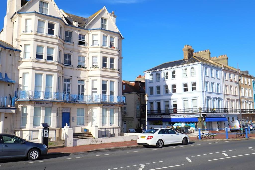 New Sunset Square Eastbourne 2 Bed Apartment, Long Stay Welcome 외부 사진